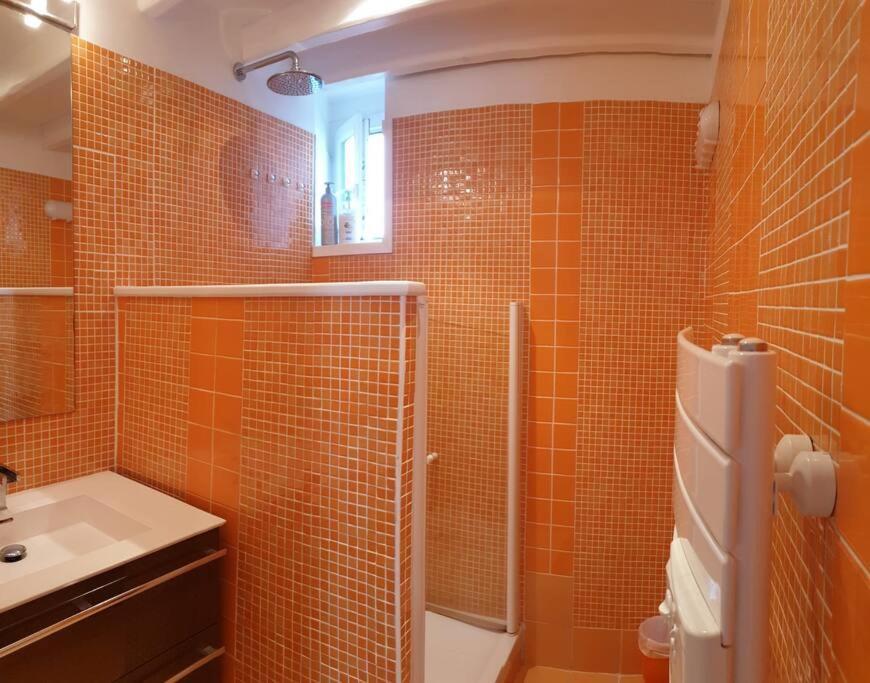 Loft Au Centre Ville, Calme, 200m De La