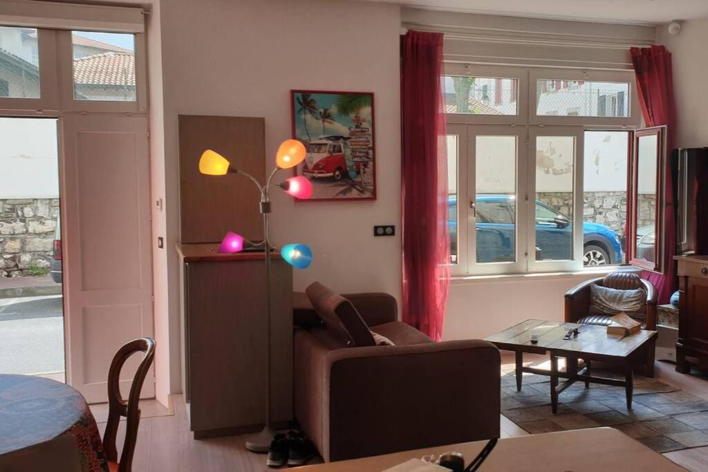 Apartment Loft Au Centre Ville, Calme, 200m De La *